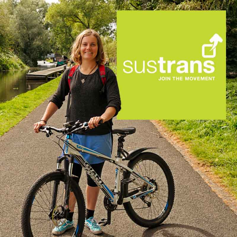 Commuter cyclist at Harrison Park, Edinburgh. Claire Frost by Iain Robinson for Sustrans Scottish Workplace Network 2016. Female cyclist commuting by mountain bike in Autumn, Scotland.