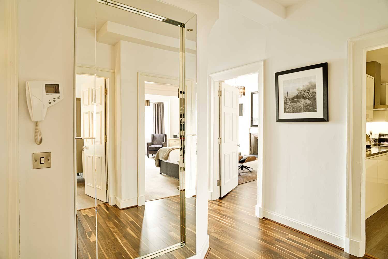 Entrance hallway at Castle Suite 47 George Street. Airbnb photo from Iain Robinson portfolio 2017.